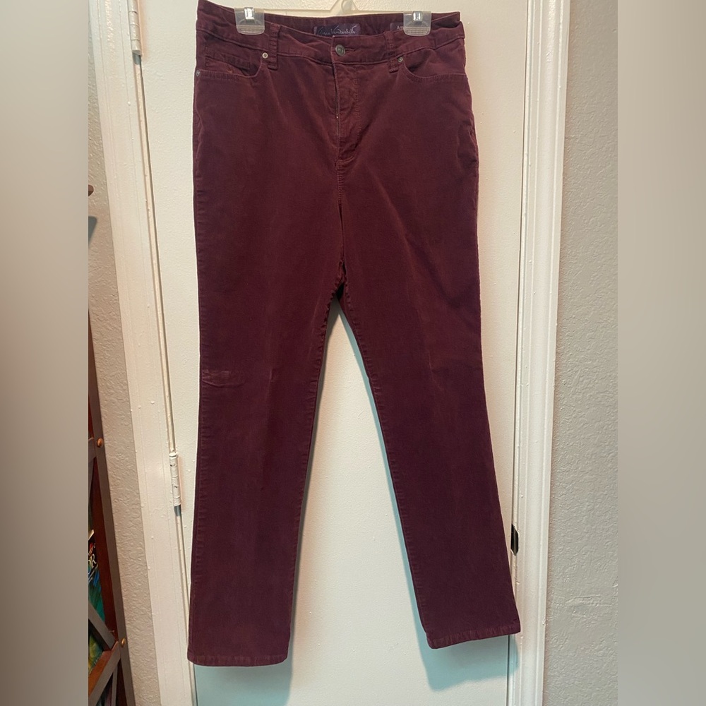 Gloria Vanderbilt Amanda Maroon Corduroy Pants